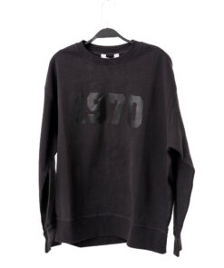 سويتر لون اسود من جاك اند جونس