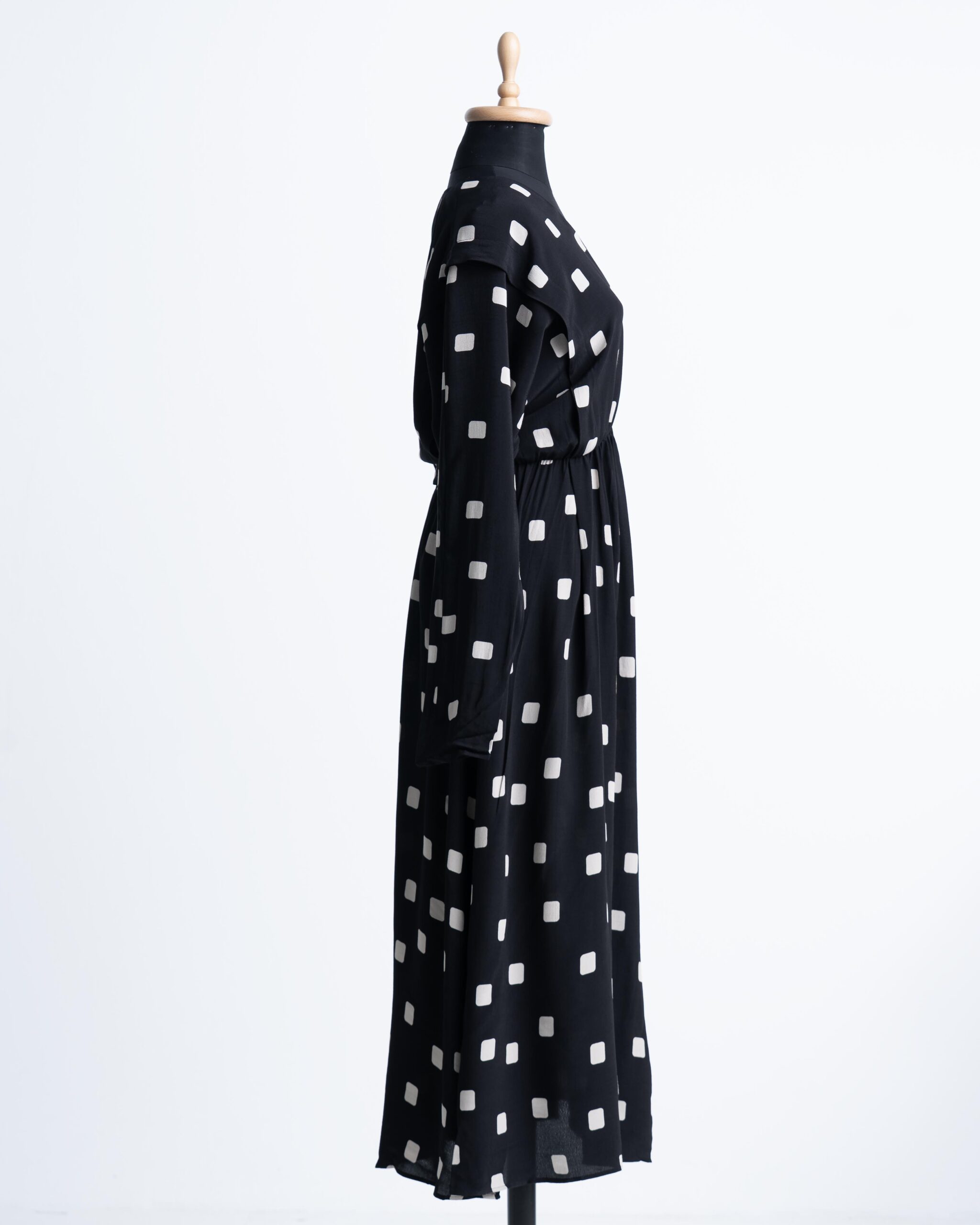 فستان نسائي H&M - الصورة 2